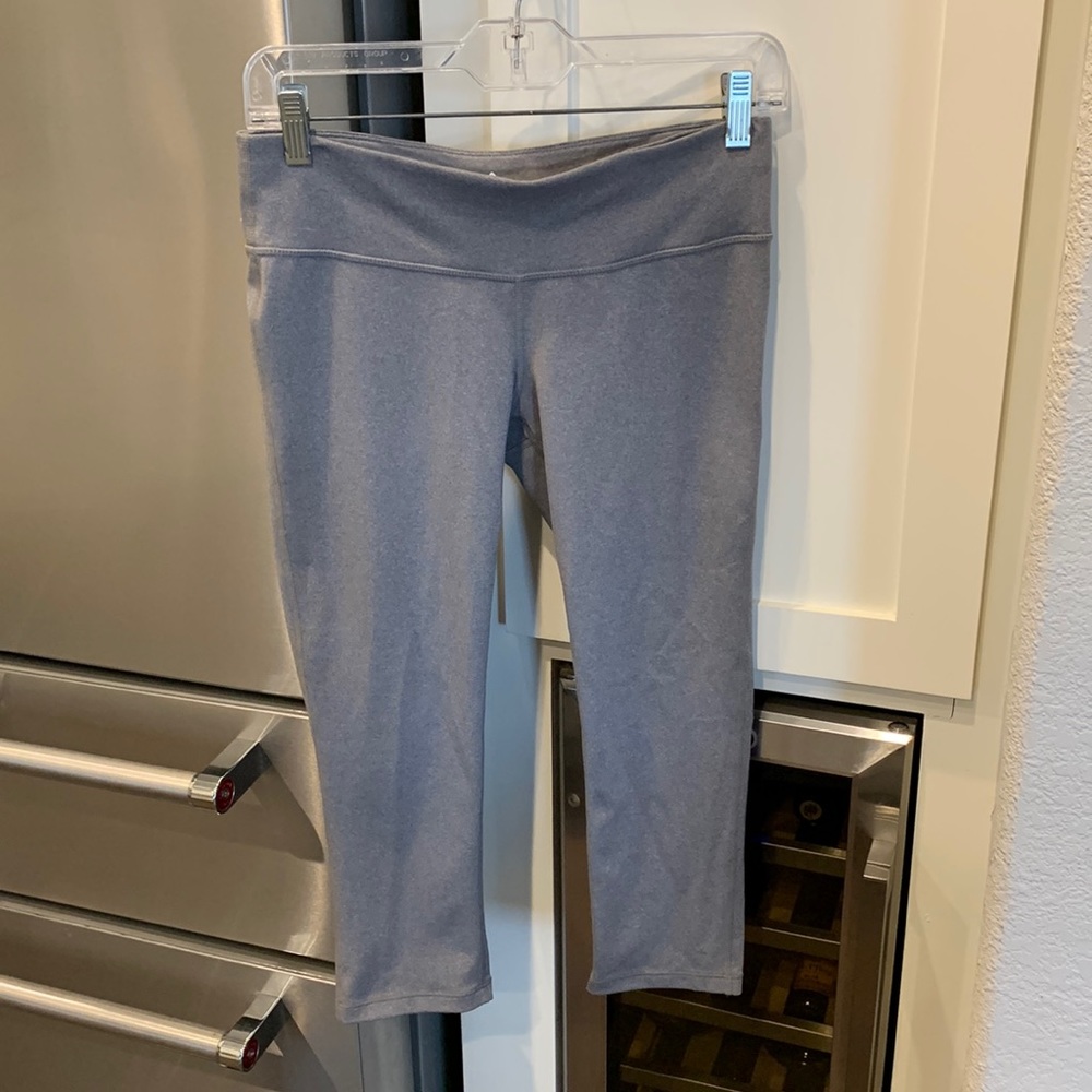 Prana capri leggings in gray, size S